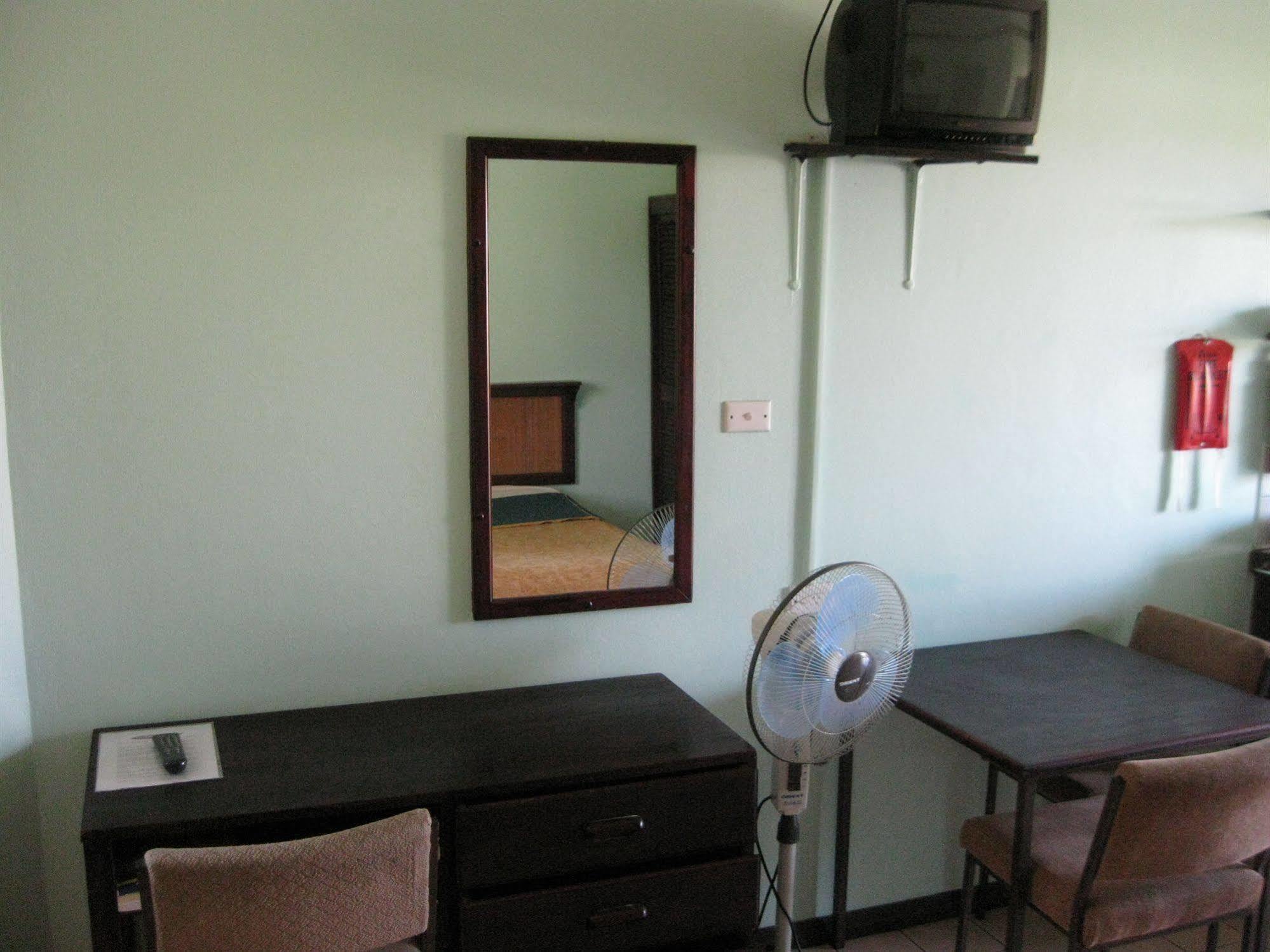 Hotel Oasis Nadi Exterior photo